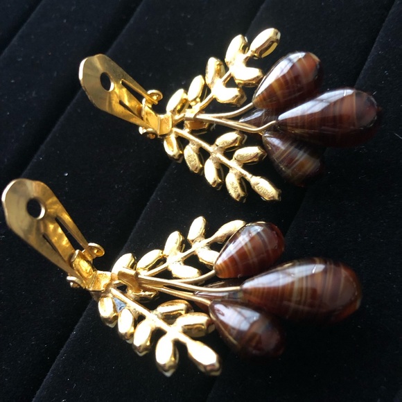 Stunning VINTAGE Estate floral clip-on EARRINGS - Picture 5 of 6